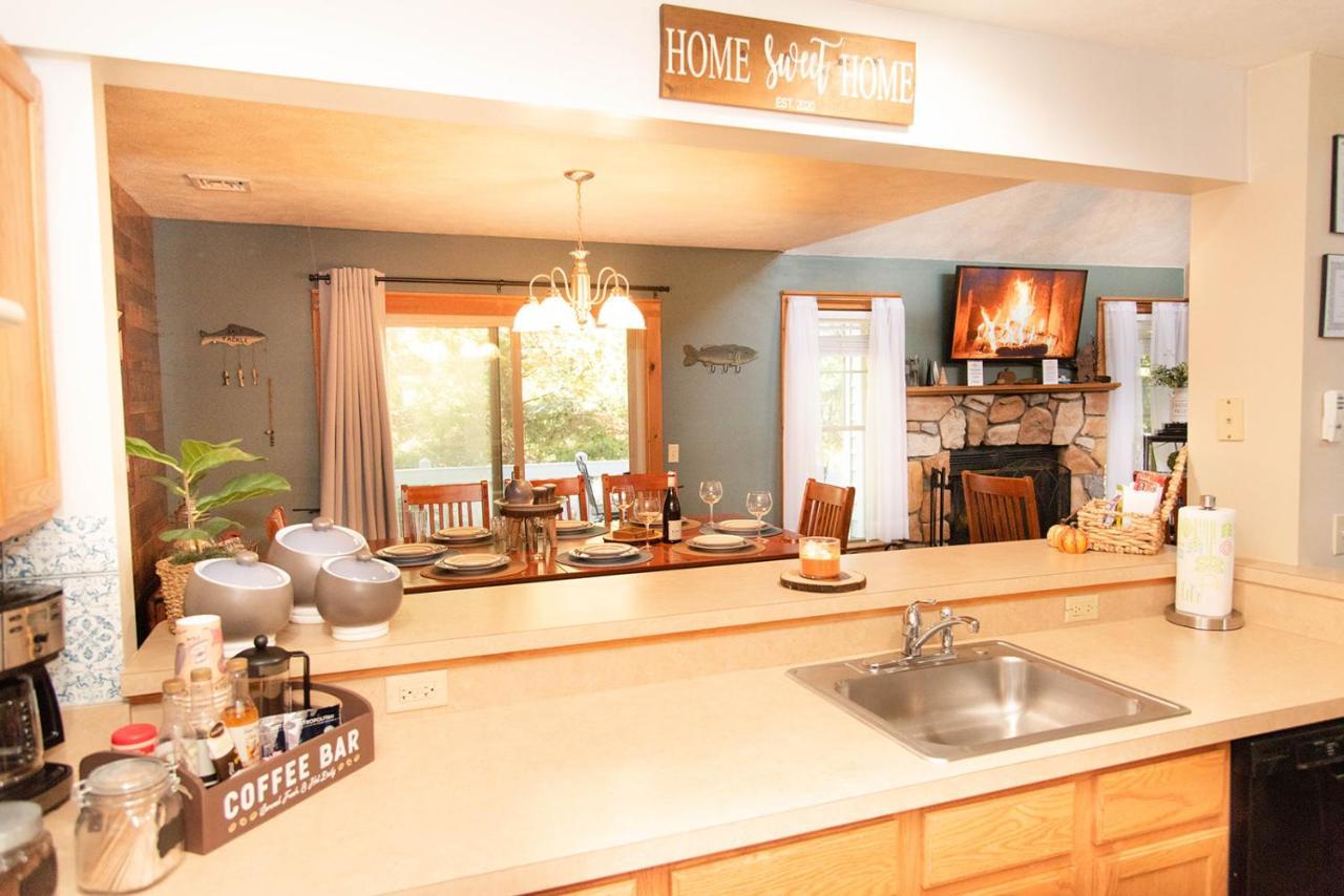 Camelback Private Home Located Behind Waterpark & Ski Lift タナーズビル エクステリア 写真