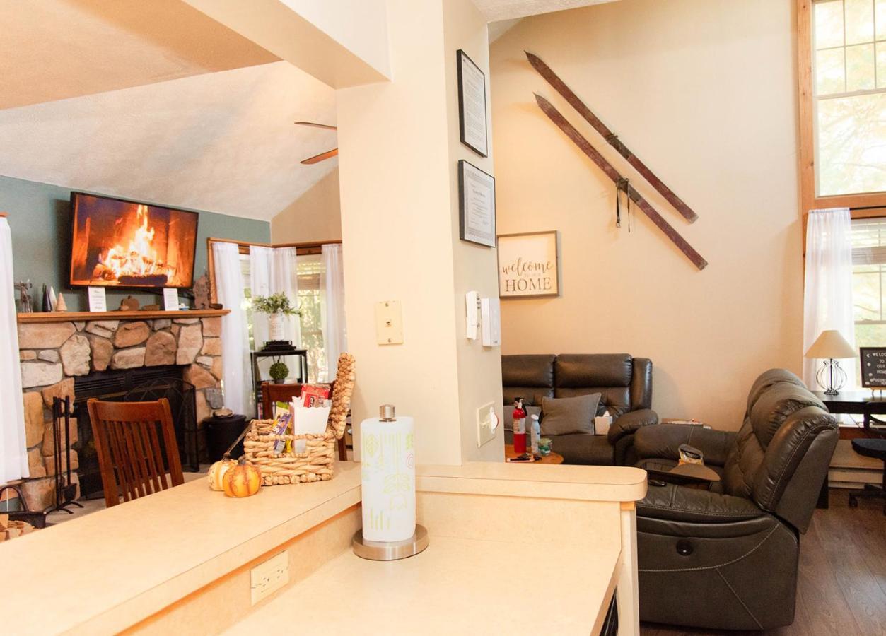 Camelback Private Home Located Behind Waterpark & Ski Lift タナーズビル エクステリア 写真