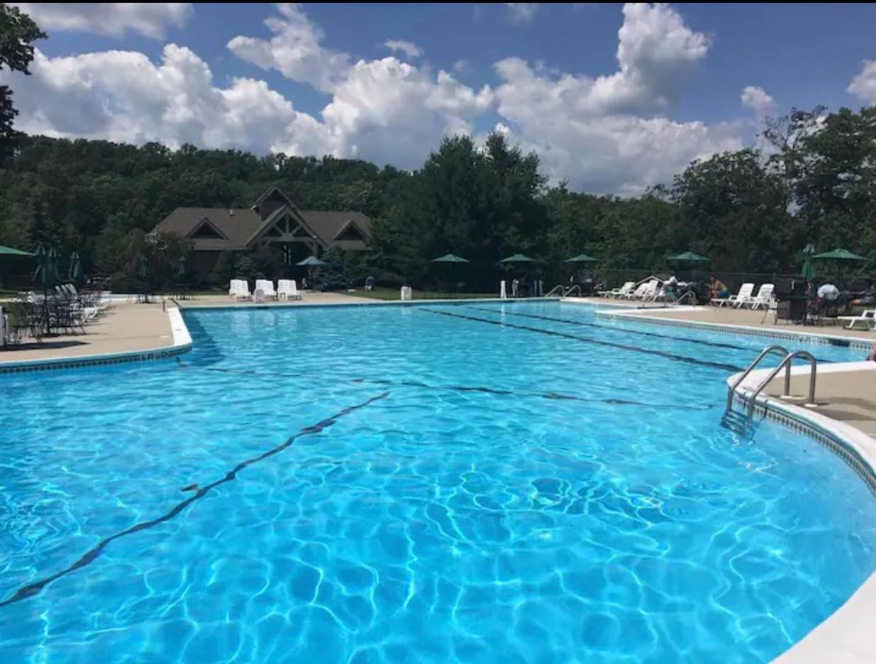 Camelback Private Home Located Behind Waterpark & Ski Lift タナーズビル エクステリア 写真